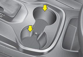 Hyundai Santa Fe: Cup holder. Front