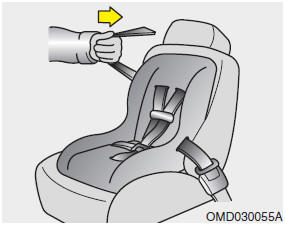 Hyundai Santa Fe: Using a child restraint system Hyundai Santa Fe: Using a child restraint system. 4. Slowly allow the shoulder portion of the seat belt to retract and listen for
